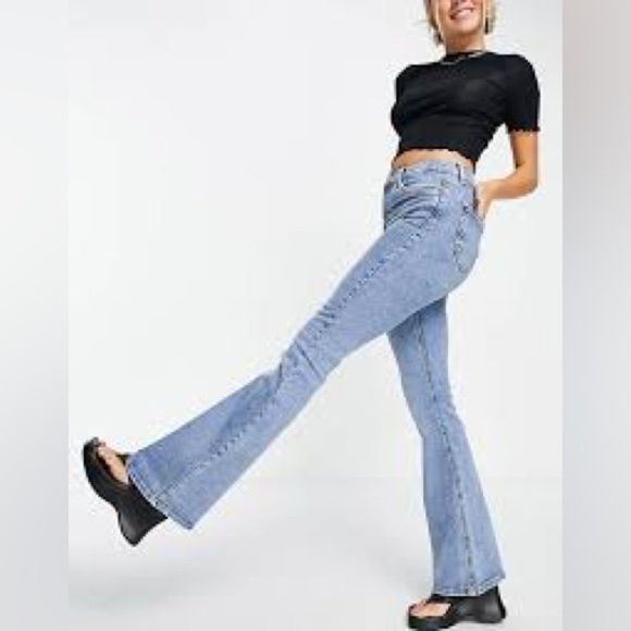 Topshop Jamie Flare Jeans - Picture 2 of 15